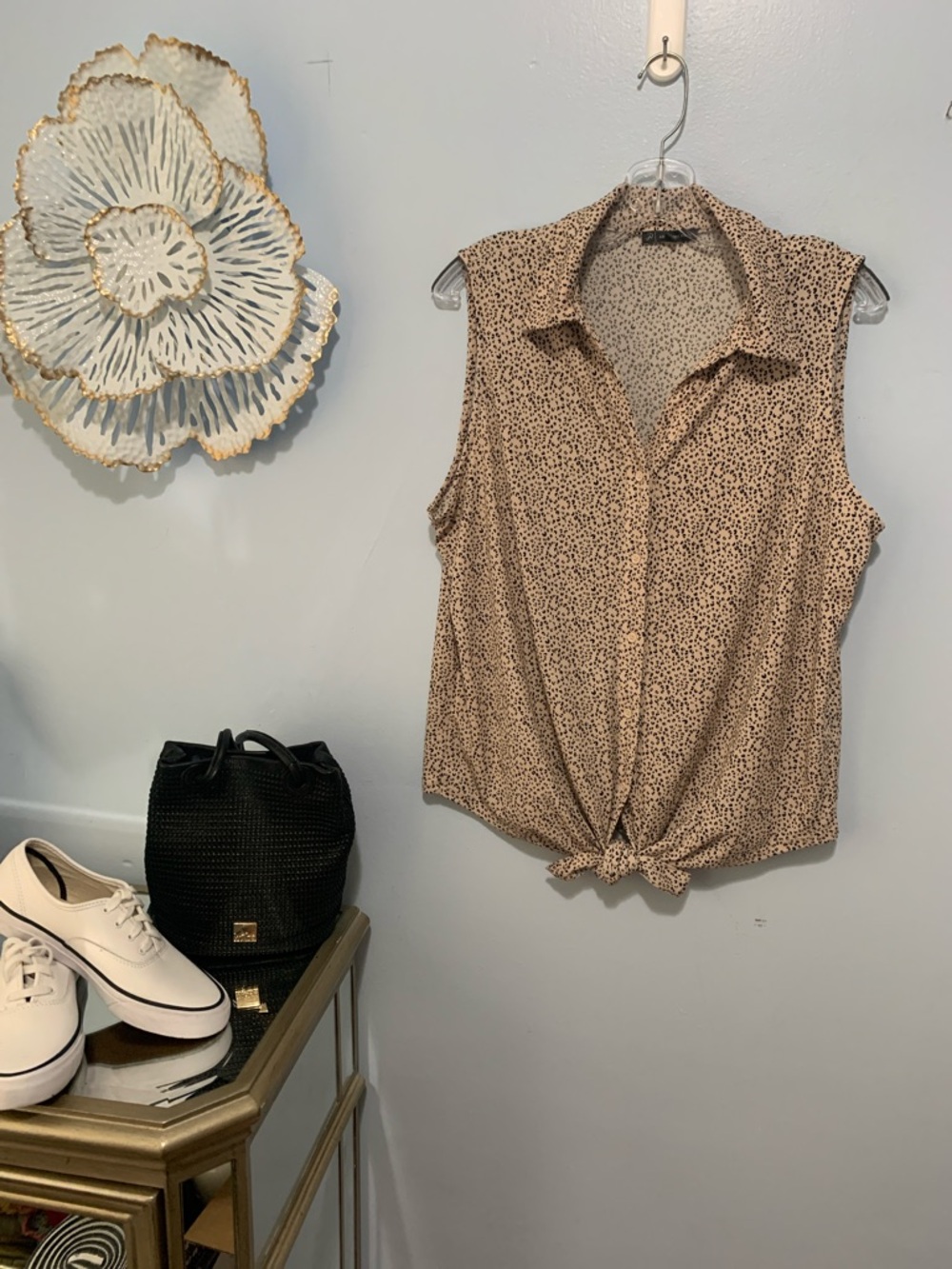 Adrianna Papell Sleeveless Beige Animal-Print Button Front Blouse size large
